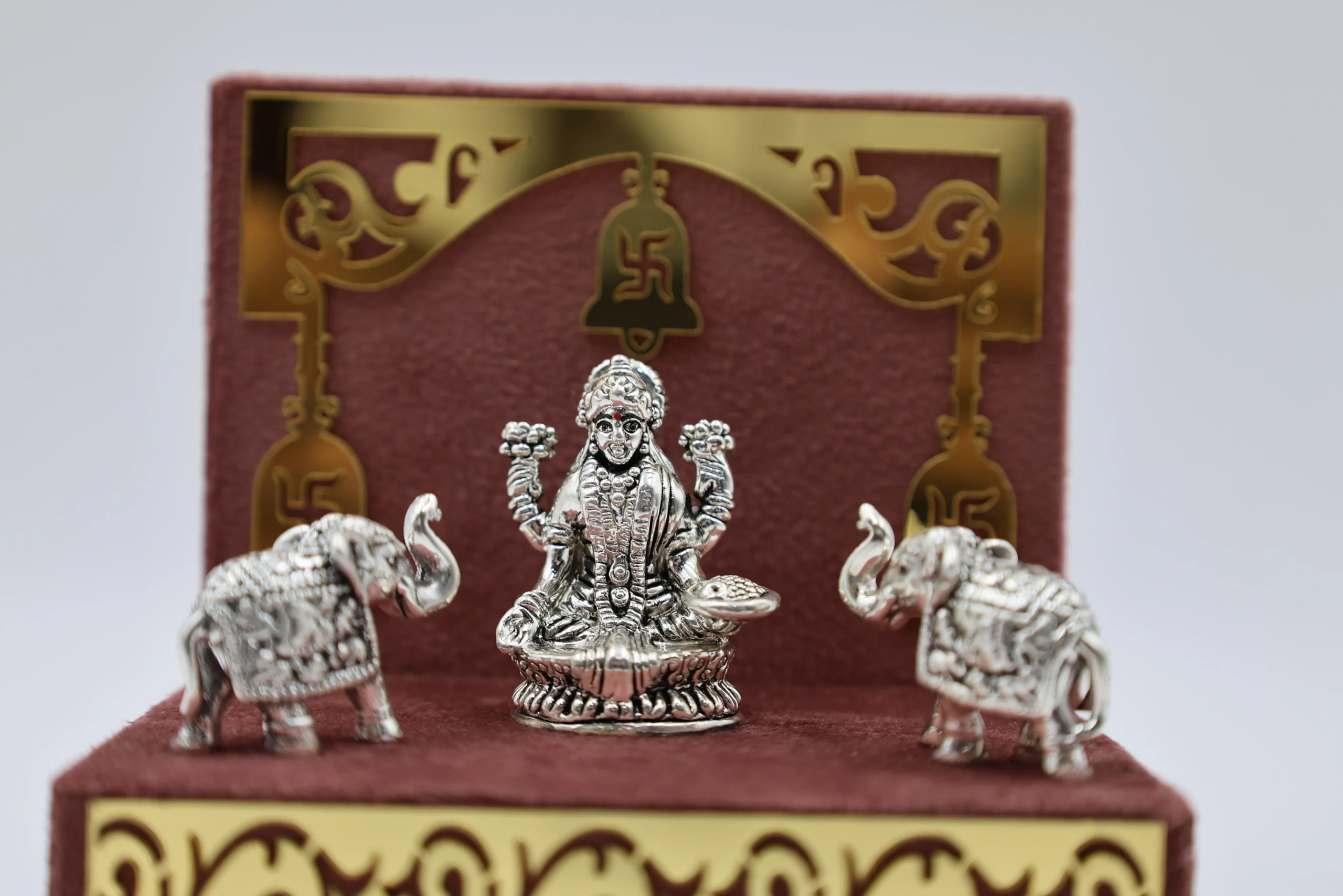 Silver Goddess Lakshmi Idol with Elephants – Divine Wealth & Blessings